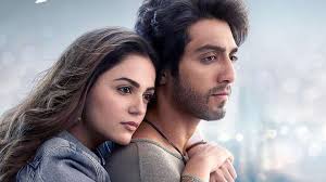 Saiyaara Heartbreak? 7 Ways Gen Z Can 'Glow Up' & Heal 1 Ek ladki apne sir ko ek ladke ke shoulder par rakhe hue hai, dono soch mein doobe hue lag rahe hain. Picture mein emotions aur sadness dikh rahi hai.